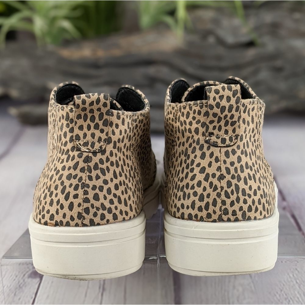 Universal Thread Lilian Microsuede Leopard Print Slip On - Picture 5 of 8